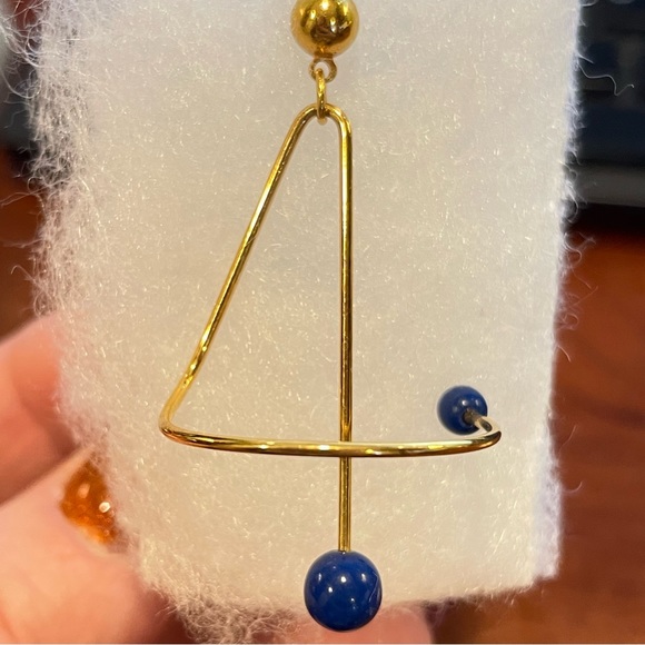 Vintage gold tone and blue bead geometric sculptural earrings retro throwback - Picture 3 of 7